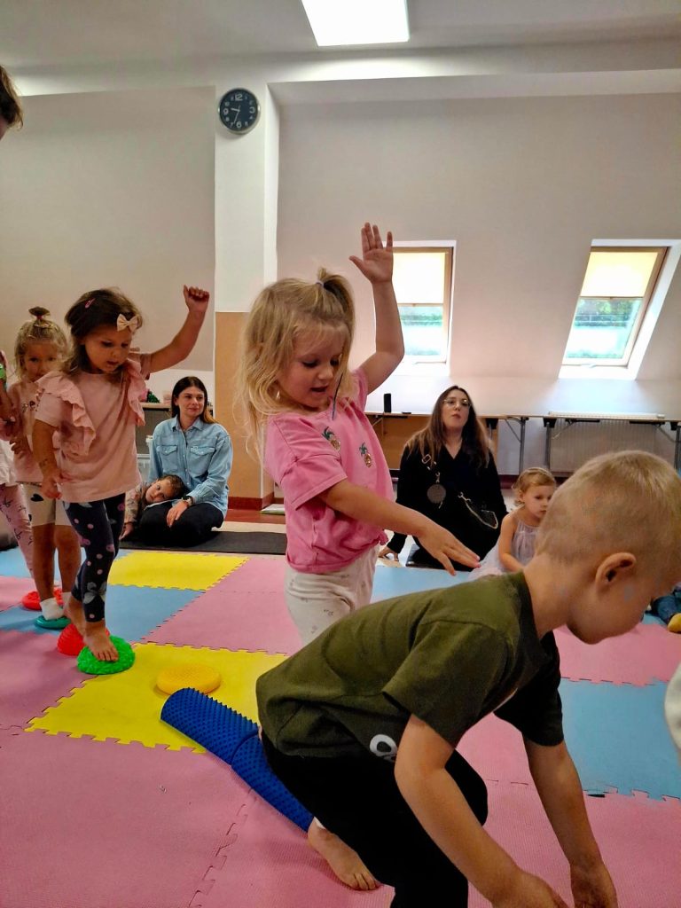 Klub Malucha "biblioFIGLE" to nasza nowa propozycja zajęć skierowanych do dzieci w wieku od lat 2 do lat 6