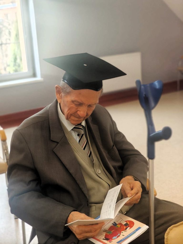 Międzypokoleniowa Akademia Zdrowia i Wigoru".