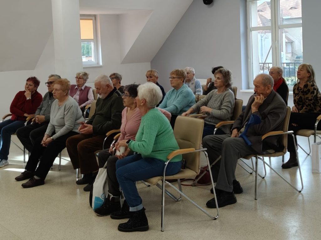 Międzypokoleniowa Akademia Zdrowia i Wigoru".