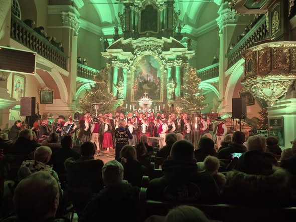 Zespół Pieśni i Tańca „Wałbrzych”
Świąteczny Koncert w kościele w Starych Bogaczowicach