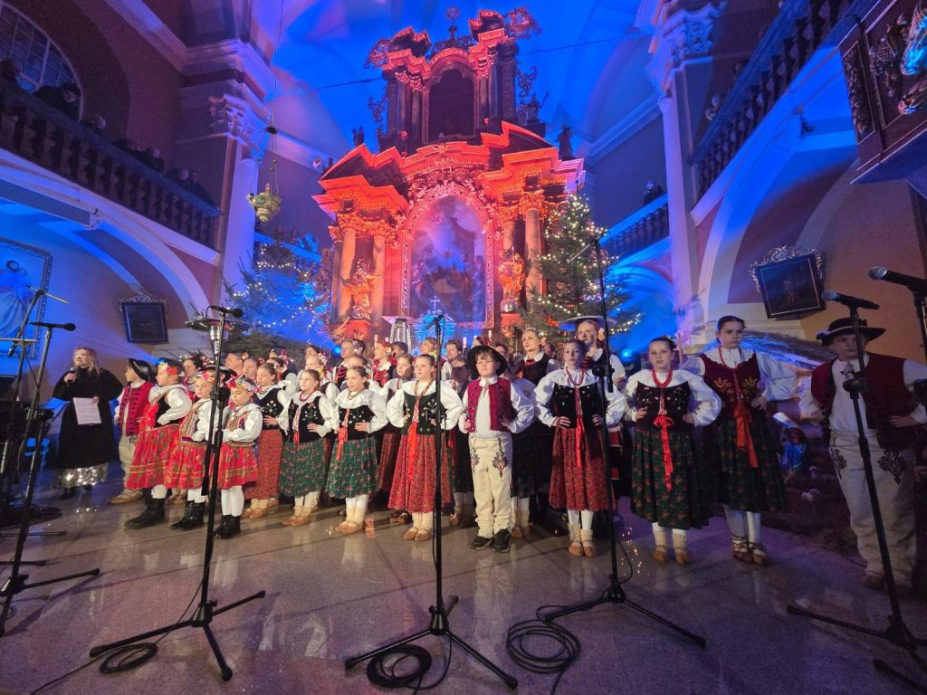 Zespół Pieśni i Tańca „Wałbrzych”
Świąteczny Koncert w kościele w Starych Bogaczowicach