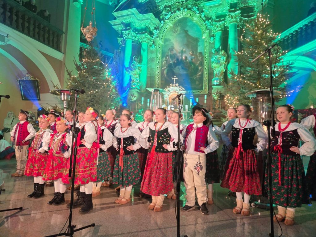 Zespół Pieśni i Tańca „Wałbrzych”
Świąteczny Koncert w kościele w Starych Bogaczowicach