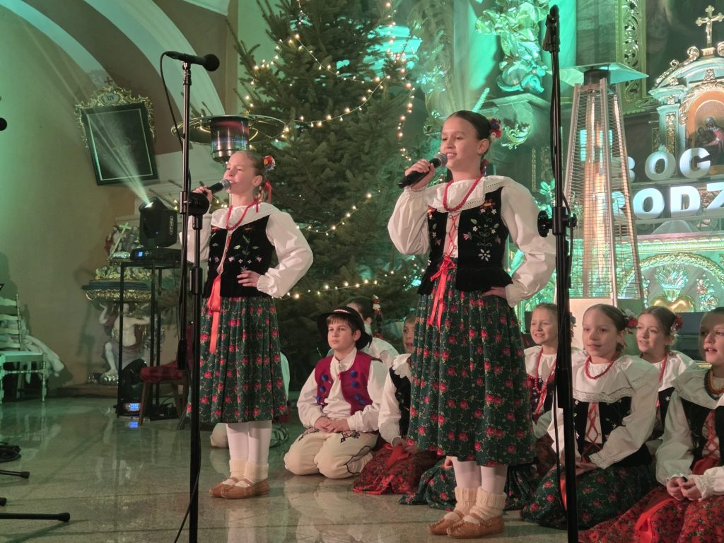 Zespół Pieśni i Tańca „Wałbrzych”
Świąteczny Koncert w kościele w Starych Bogaczowicach